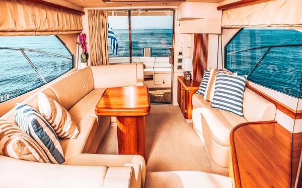 Аренда моторной яхты Sunseeker Manhattan 54 в Миконосе